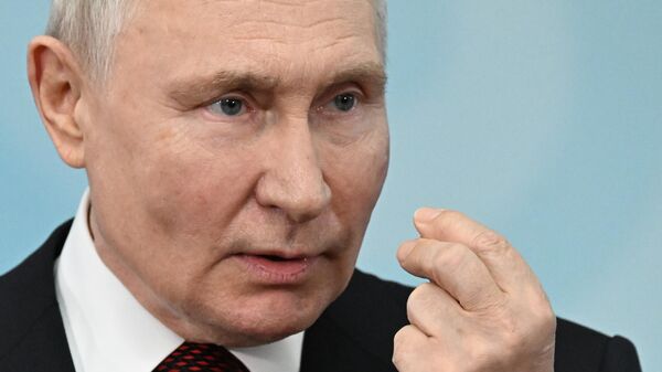 Путин-сделал-ряд-заявлений-на-брифинге-по-итогам-саммита-СНГ-в-Бишкеке