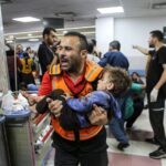 В-результате-удара-по-больнице-в-Газе-погибли-около-500-человек.-Это-вызвало-возмущение-на-Ближнем-Востоке-и-в-мире