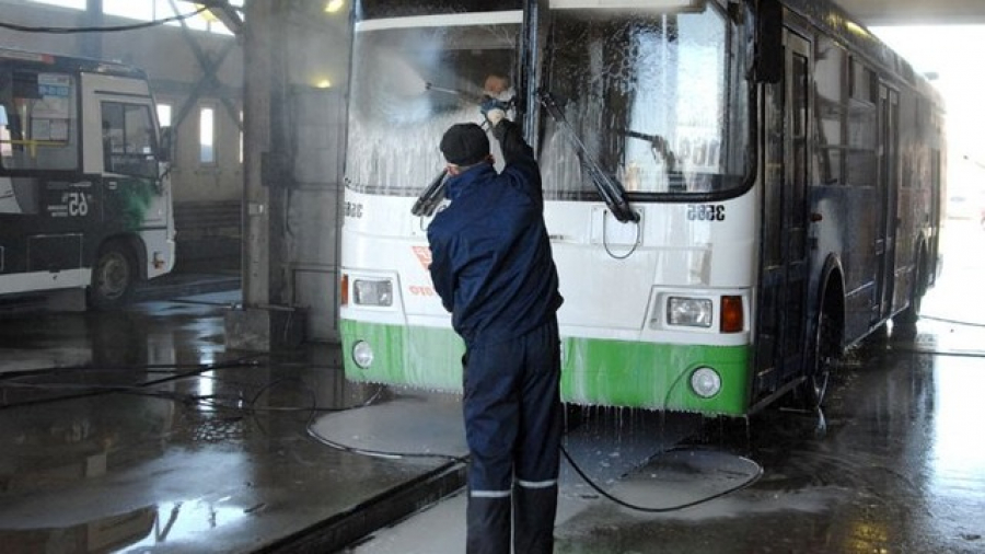 Мэрия-Бишкека-набирает-мойщиков-автобусов